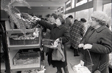 W sklepie z nasionami i materiałem szk&oacute;łkarskim w Lublinie