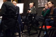 Publiczność podczas dyskusji po wystąpieniach w trakcie seminarium &bdquo;Opowiedzieć&rdquo;