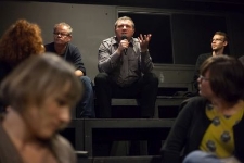 Publiczność podczas dyskusji po wystąpieniach w trakcie seminarium &bdquo;Opowiedzieć&rdquo;