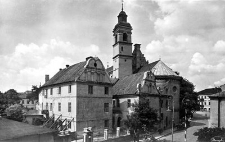 Kości&oacute;ł Bernardyn&oacute;w od ul. Bernardyńskiej