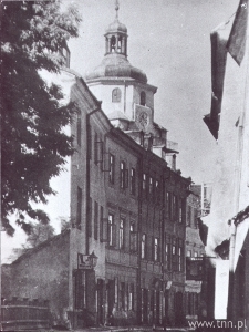 Lublin. Ulica Jezuicka z widokiem Bramy Krakowskiej