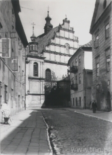 Lublin. Ulica Złota z widokiem na bazylikę oo. Dominikan&oacute;w