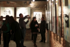 Wystawa litografii "Być mądrym, nie modnym"