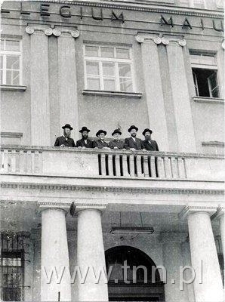 Rabbis on the balcony of Yeshiva Chachmei