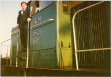 Janusz Iwaszko na lokomotywie Fablok 6d pociągu PKP