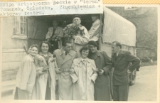 Dziennikarze Polskiego Radia w Lublinie, wraz z aktorami teatralnymi podczas wyjazdu