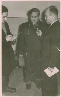 Reporterzy Polskiego Radia podczas wywiadu