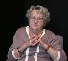 Moja mama odwiozła dwie Żyd&oacute;wki do Zaklikowa - Janina Mizeracka - fragment relacji świadka historii [WIDEO]