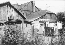 Zaułek drewnianych przedwojennych domów Hrubieszowa