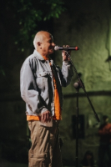 Slam poetycki na Podw&oacute;rku Domu Sł&oacute;w