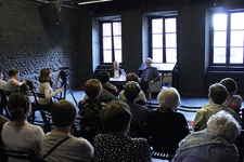 Spotkanie z profesorem Jackiem Leociakiem wok&oacute;ł książki &bdquo;Młyny boże. Zapiski o Kościele i Zagładzie&rdquo;