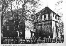 Drewniana dzwonnica przy kościele parafialnym pw. Zwiastowania NMP