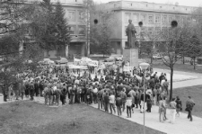 Demonstracja i marsz członków NZS podczas rocznicy katyńskiej 11.04.1989 r.