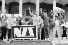 Demonstracja NZS pod Gmachem Gł&oacute;wnym KUL