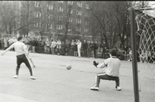 Mecz NZS UMCS kontra ZSP UMCS na boisku przy ul. Langiewicza w Lublinie 13.03.1989 r.