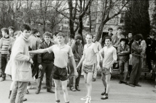 Mecz NZS UMCS kontra ZSP UMCS na boisku przy ul. Langiewicza w Lublinie 13.03.1989 r.