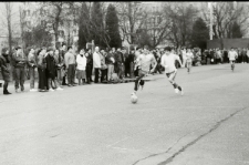 Mecz NZS UMCS kontra ZSP UMCS na boisku przy ul. Langiewicza w Lublinie 13.03.1989 r.