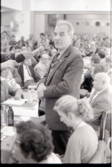 Wiec wyborczy Tadusza Mańki w Fabryce Samochod&oacute;w Ciężarowych w Lublinie podczas kampanii wyborczej w 1989 r.