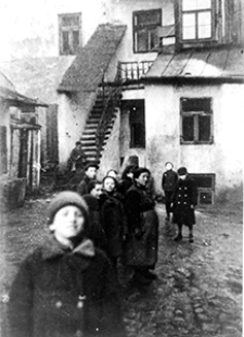 Lublin, podwórko posesji przy ulicy Krawieckiej