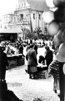 Targowisko przy ulicy Świętoduskiej w Lublinie