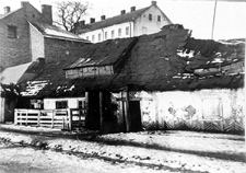 Lublin, ulica P&oacute;łnocna, w tle budynek Szkoły Policyjnej