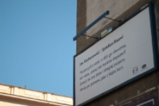 Fraszka Jana Kochanowskiego na billboardzie przy ul. Narutowicza