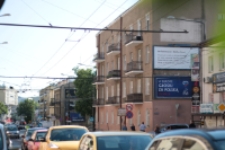 Fraszka Jana Kochanowskiego na billboardzie przy ul. Narutowicza