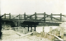 Most przy ulicy prowadzącej do osadników Imhoffa