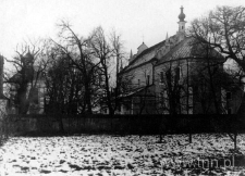 Kości&oacute;ł parafialny w Kurowie