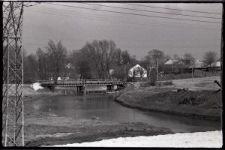 Most na Bystrzycy przy ujściu z Zalewu Zemborzyckiego