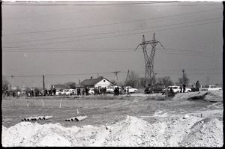 Fragment brzegu Zalewu Zemborzyckiego podczas prac budowlanych