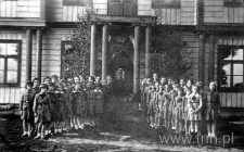 Uczczenie śmierci Józefa Piłsudskiego w szkole w Kurowie