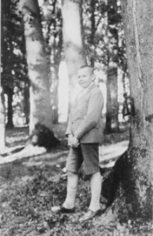 Jan Poletyłło w parku przypałacowym w Wojsławicach