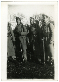 Waks Abram Mojżesz (from the right) in military school Saint -Cyr Coetquidan in Bretagne
