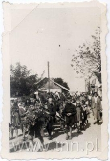 Apolonia Rzymowska z dziećmi SP w G&oacute;rce Kockiej na wycieczce szkolnej w KOcku, przwdopodobnie