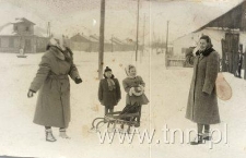 Urszula i Jolanta Mierkiewicz oraz Krystyna i Jolanta Kowalskie w Kocku