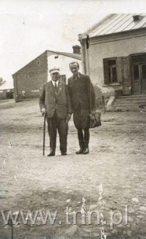 Kierownik Arbeitsamtu Leiter i Jan Miecznikowski w Kocku w 1943 r.