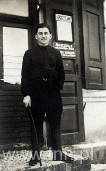 Jerzy Stern, Żyd wysiedlony z Warszawy. Przed Arbeitsamtem w Kocku