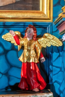 Figura anioła - Kościół rzymskokatolicki pw. św. Wojciecha w Wąwolnicy