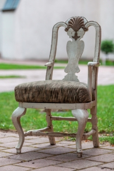 Fotel - Kości&oacute;ł rzymskokatolicki pw. św. Wojciecha w Wąwolnicy