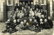 Zdjęcie grupowe uczniów szkoły podstawowej nr 17 w Lublinie