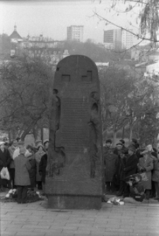 Uroczystość po pomnikiem Eksterminacji Ludności Żydowskiej (Ofiar Getta)