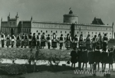 Występy zespołu dziecięcego na Placu Po Farze