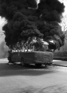 Płonący autobus