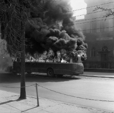 Płonący autobus