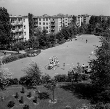 Plac zabaw na osiedlu LSM im. Adama Mickiewicza