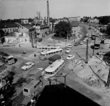 Skrzyżowanie Alei J&oacute;zefa Piłsudzkiego z ulicami 1 Maja, Wolska oraz Władysława Kunickiego