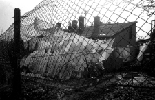 Suszące się pranie na przydomowym ogr&oacute;dku przy ulicy Dolnej Panny Marii