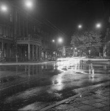 Nocny Lublin - widok na skrzyżowanie Krakowskiego Przedmieścia z ulicami Kołłątaja i 3 maja