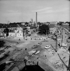 Ruch uliczny na skrzyżowaniu placu Bychawskiego i ulic 1 Maja, Kunickiego i Wolskiej